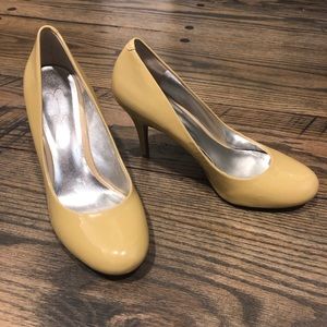 Jessica Simpson Heels Size 9 Tan/Beige Like New